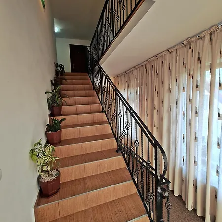 Casa Leu * Curtea de Argeş